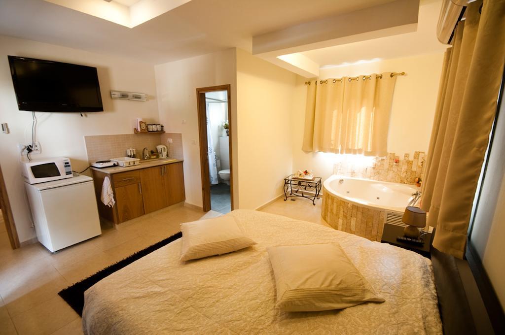 Elimelech Bapardes Villa Sheʼar Yashuv Exterior foto